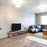 Taeysin Remontoitu Upea Asunto Tampereen Sydaemessae Appartement Tampere